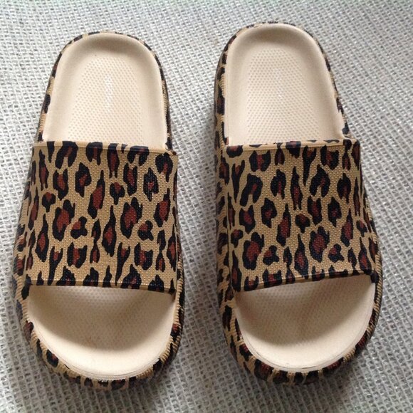 Leopard Custom Fitting Cloud Slides Size 40/9 - Picture 3 of 9